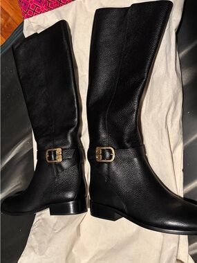 Tory Burch boots size 6